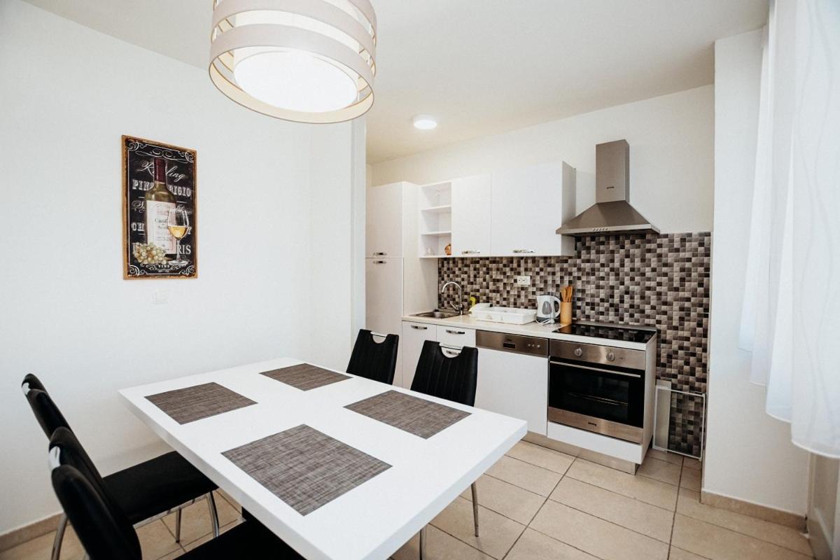 Double And Single S Apartments Zadar Exterior photo